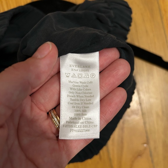 *Everlane* NWT Black Silk Cropped Cami, Small - Picture 5 of 8